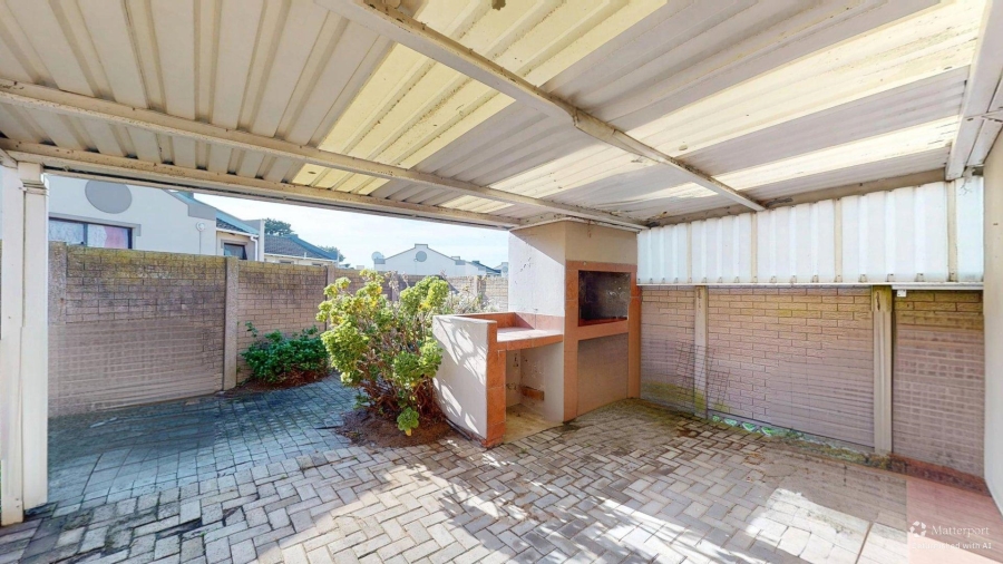 2 Bedroom Property for Sale in Kabega Park Eastern Cape